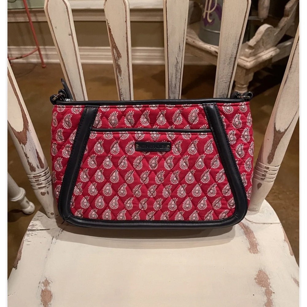 Vera Bradley PETITE RED BANDANA PAISLEY Trimmed TRAPEZE CROSSBODY NWT $78